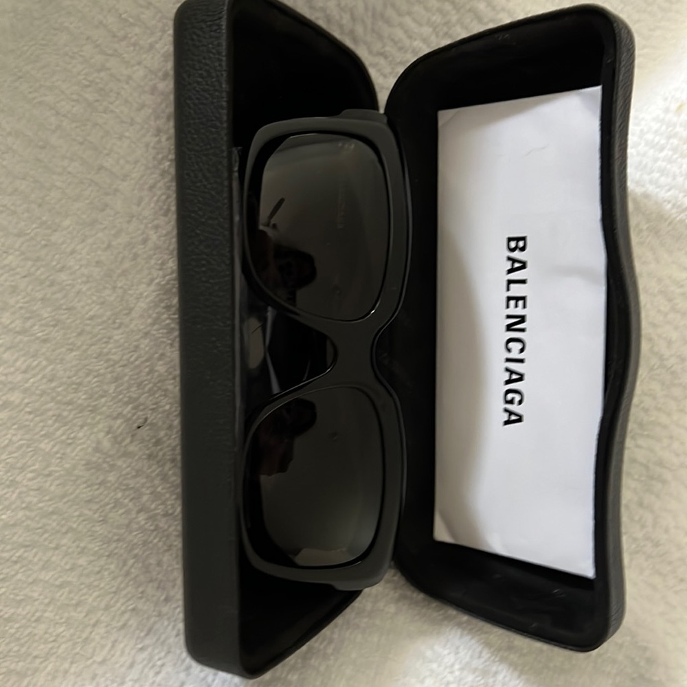 Brand New never worn Balenciaga sunglasses